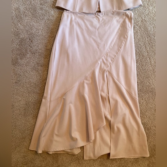 Handmade lace inlay blazer and tulip skirt set perfect for wedding-unfinished - Picture 3 of 13